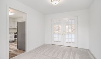 23 Oak Grove Rd, Brookfield, CT 06804