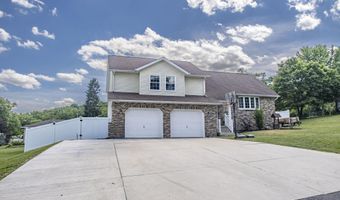 359 Reiling Ln, Altoona, PA 16601