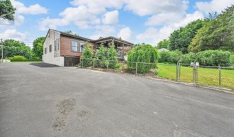 4 N CONESTOGA VIEW Dr, Akron, PA 17501