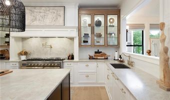 2975 Woodvale Ct, Alpharetta, GA 30022