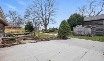 4506 220th Trl, Amana, IA 52203