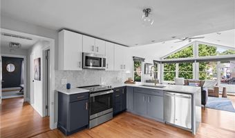 70 Baldwin Orchard Dr, Cranston, RI 02920