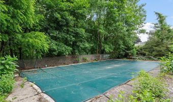 60 White Pkwy, North Smithfield, RI 02896