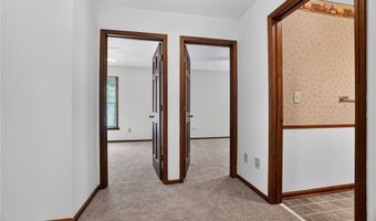 12757 Chamberlain Rd, Aurora, OH 44202