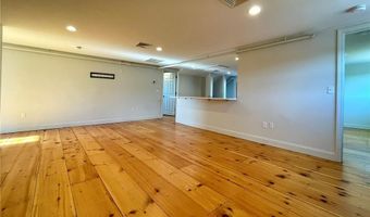 5 John St 2, Bristol, RI 02809