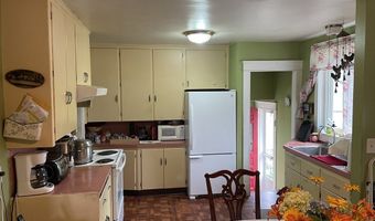 14 Forest Ave, Middletown, RI 02842