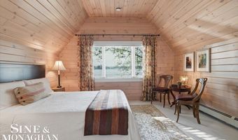206 Edgewater Dr, Algonac, MI 48001