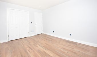 70 Northfield Dr, Bridgeport, CT 06606
