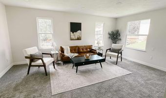 206 8th St, Alton, IA 51003