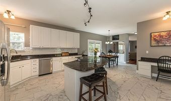 733 Castle Ridge Dr, Ballwin, MO 63021