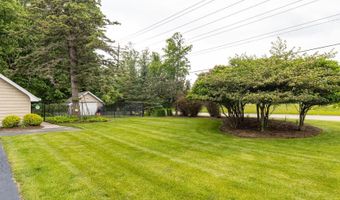 11 MEADOWBROOK Ct, Appleton, WI 54914