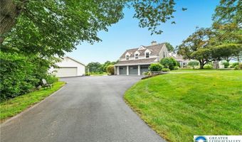 2458 Riverbend Rd, Allentown, PA 18103
