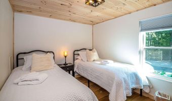 60 Brookside Ave, Albany, NH 03818
