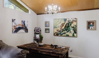624 Woodland Dr, Benton, AR 72019