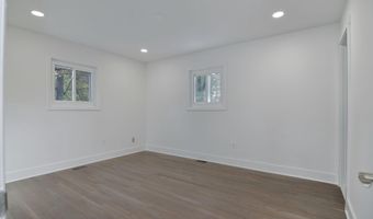 2016 SPRING GROVE Dr, Accokeek, MD 20607