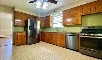 162 Keach Pond Dr, Glocester, RI 02814