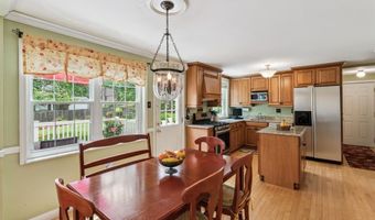 278 Oakleigh Woods Dr, Ballwin, MO 63011