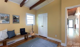 1526 Briarfield Dr, Charlotte, NC 28205