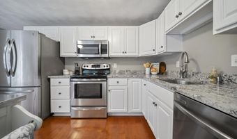 2 Taylor Mill Rd 1, Atkinson, NH 03811