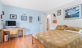 8004 PARK OVERLOOK Dr, Bethesda, MD 20817