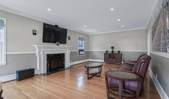 143 Oak St, Amityville, NY 11701