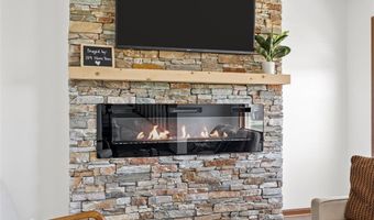13294 212th Ave, Anamosa, IA 52205
