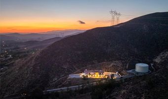 9455 Hierba Rd, Agua Dulce, CA 91390