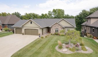 932 Emerald Pines Dr, Arnolds Park, IA 51331