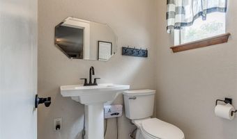 1621 Park Ave, Chickasha, OK 73018