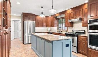 6 Cathedral Ct, Cumberland, RI 02864