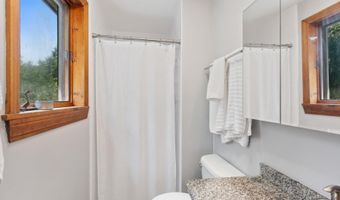 4 Cross Rd, Brookline, NH 03033