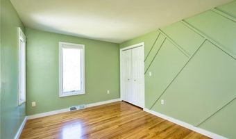 23 Fesser Ave, Bristol, RI 02809