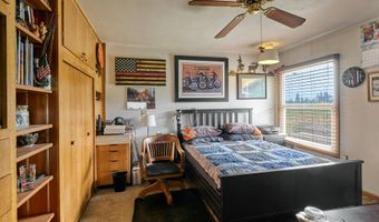 5724 S ANDERSON Rd, Aurora, OR 97002