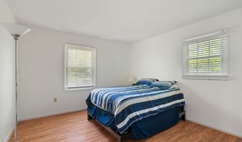 8502 WOODBINE Ln, Annandale, VA 22003