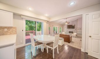 3085 N Foxridge Ct, Ann Arbor, MI 48105
