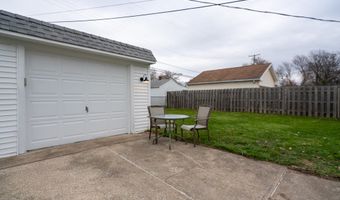419 E 326th St, Willowick, OH 44095