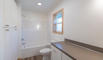 51680 Rose St, Blue River, OR 97413