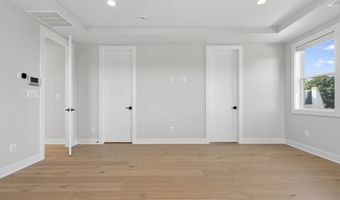 881 N MANCHESTER St, Arlington, VA 22205