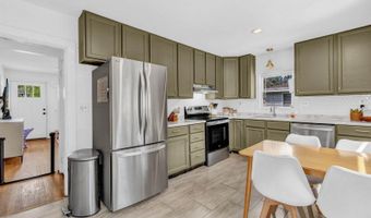 385 Essex St, Bangor, ME 04401