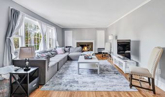 86 Vanguard St, Bridgeport, CT 06606