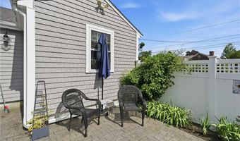 336 Dover Ave, East Providence, RI 02914