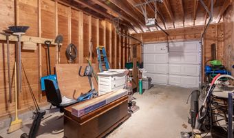 37 Magnolia Ln, Belmont, NH 03220