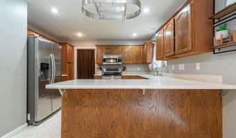 687 N Deer Lake Dr, Bloomfield, IN 47424