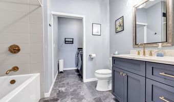 2622 LAKE St, Algoma, WI 54201