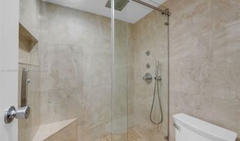 3675 N Country Club Dr 2302, Aventura, FL 33180