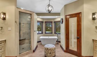 118 Lakeland Dr, Adams Twp., PA 16046