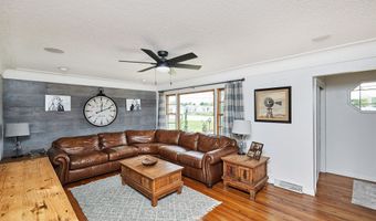 7160 NE 14th St, Ankeny, IA 50023