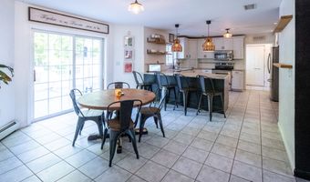 2 Quail Hollow Ct, Beacon Falls, CT 06403