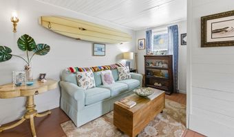 128 4th St, Apalachicola, FL 32320