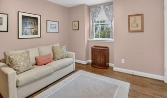 5973 SEARL Ter, Bethesda, MD 20816